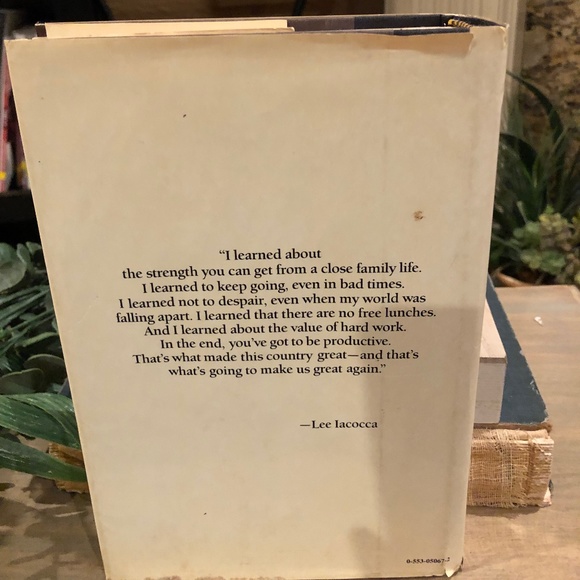Iacocca  An Autobiography by  Lee Iacocca - Picture 3 of 4